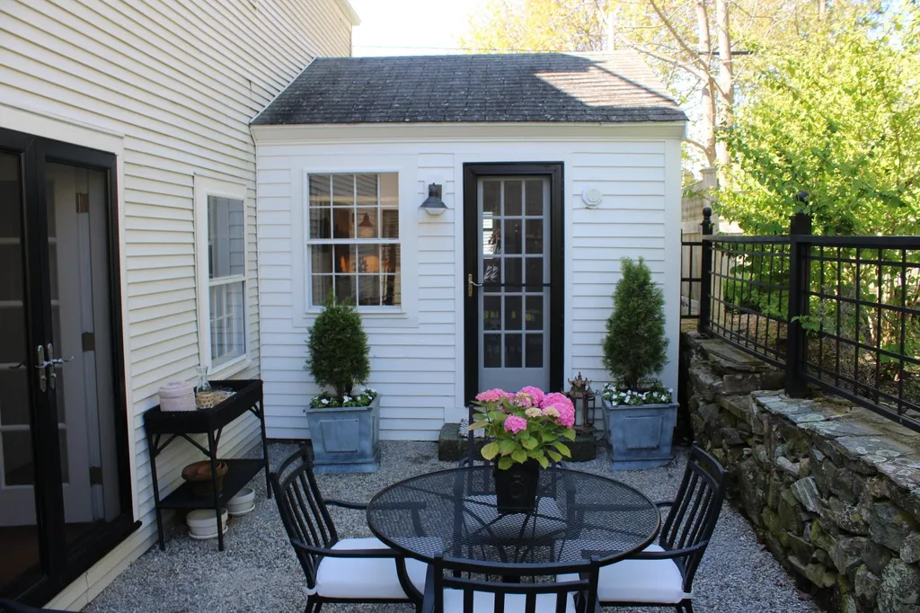 16 Wentworth Road New Castle NH 03854