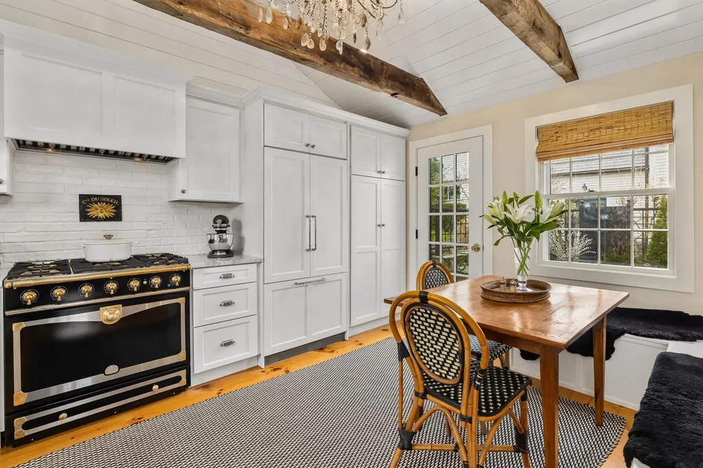 16 Wentworth Road New Castle NH 03854