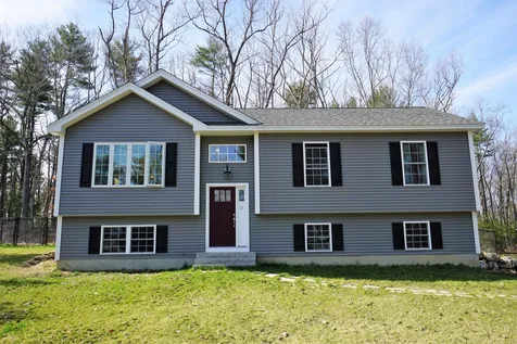 27 3rd Street Windham NH 03087