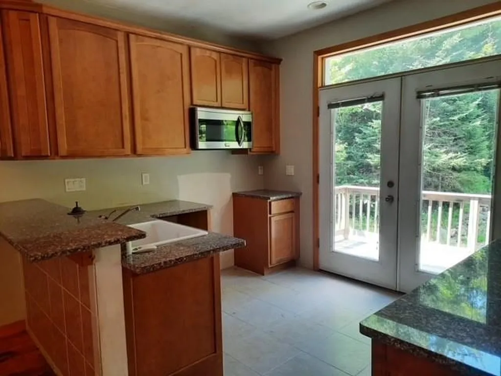 288 Cedar Lane Peru VT 05152