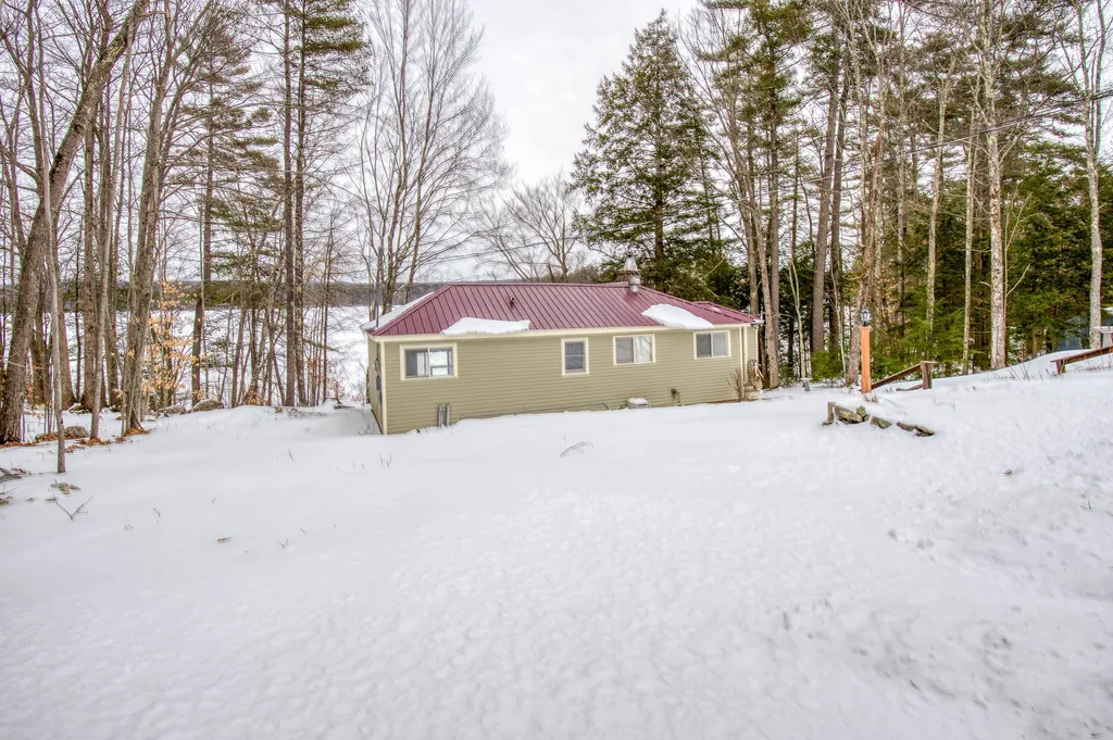 1 Oak Hill Road Tuftonboro NH 03816