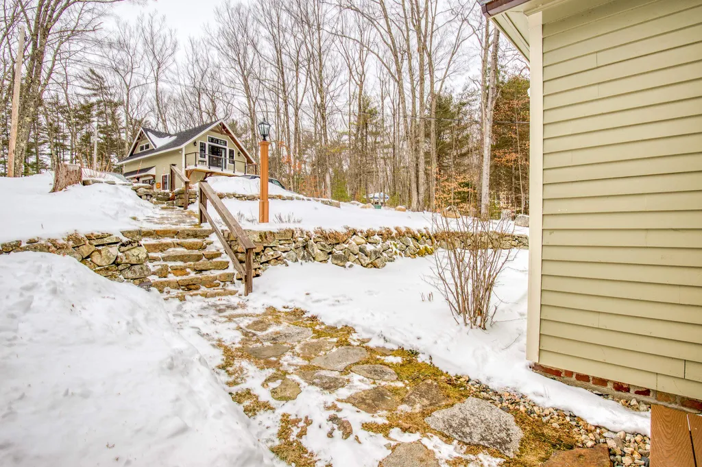 1 Oak Hill Road Tuftonboro NH 03816