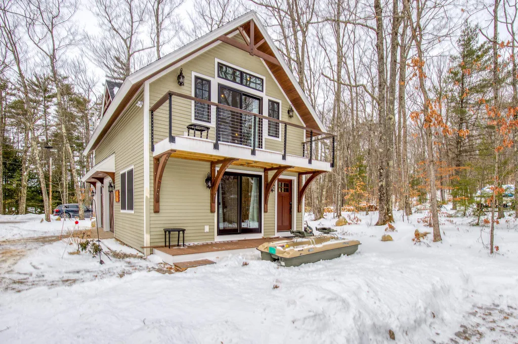 1 Oak Hill Road Tuftonboro NH 03816
