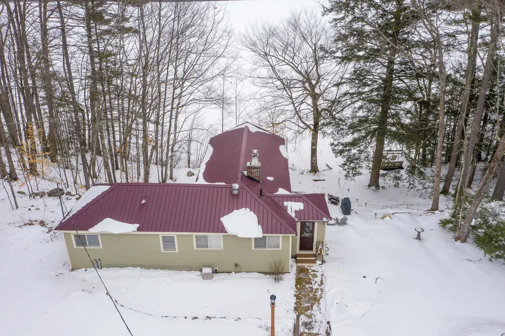 1 Oak Hill Road Tuftonboro NH 03816