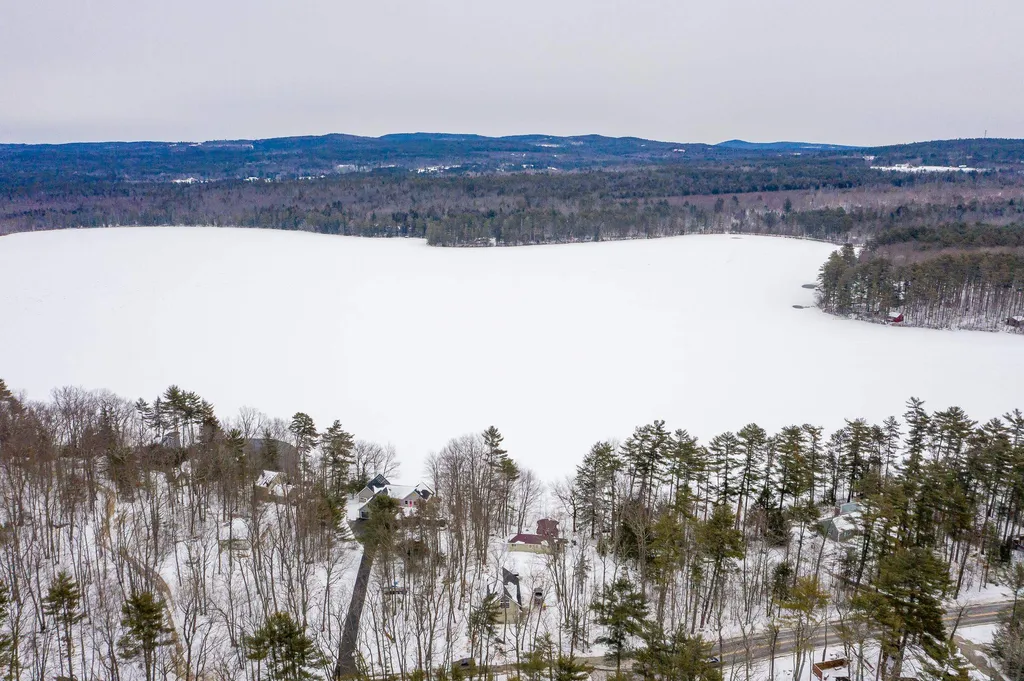 1 Oak Hill Road Tuftonboro NH 03816