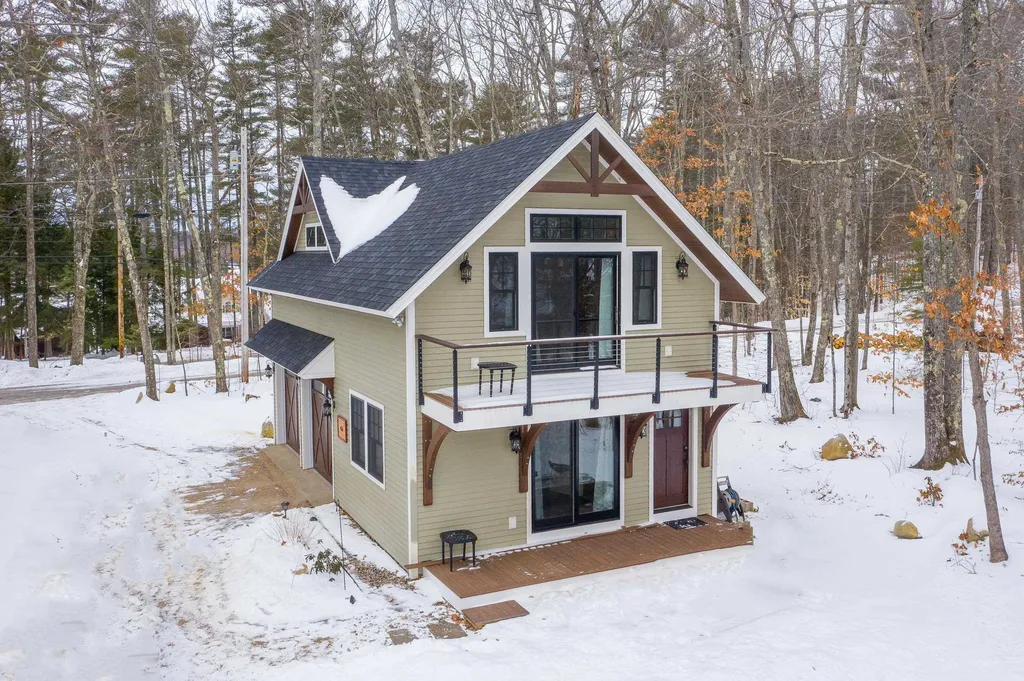1 Oak Hill Road Tuftonboro NH 03816