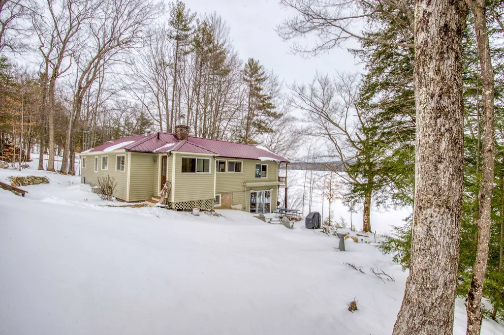 1 Oak Hill Road Tuftonboro NH 03816