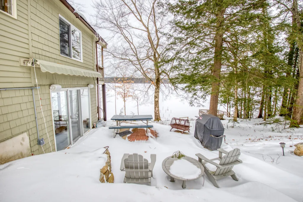 1 Oak Hill Road Tuftonboro NH 03816