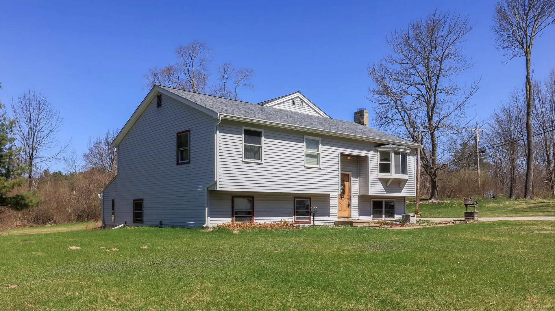 2 Old Bye Road Raymond NH 03077