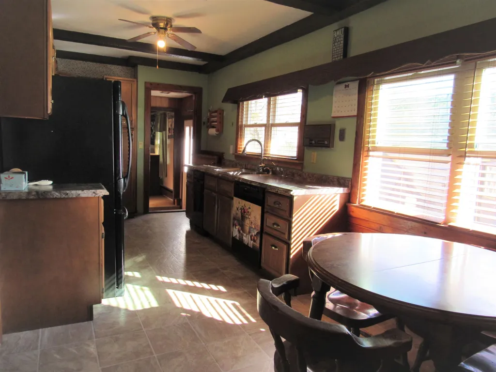 11 Potter Street Gorham NH 03581