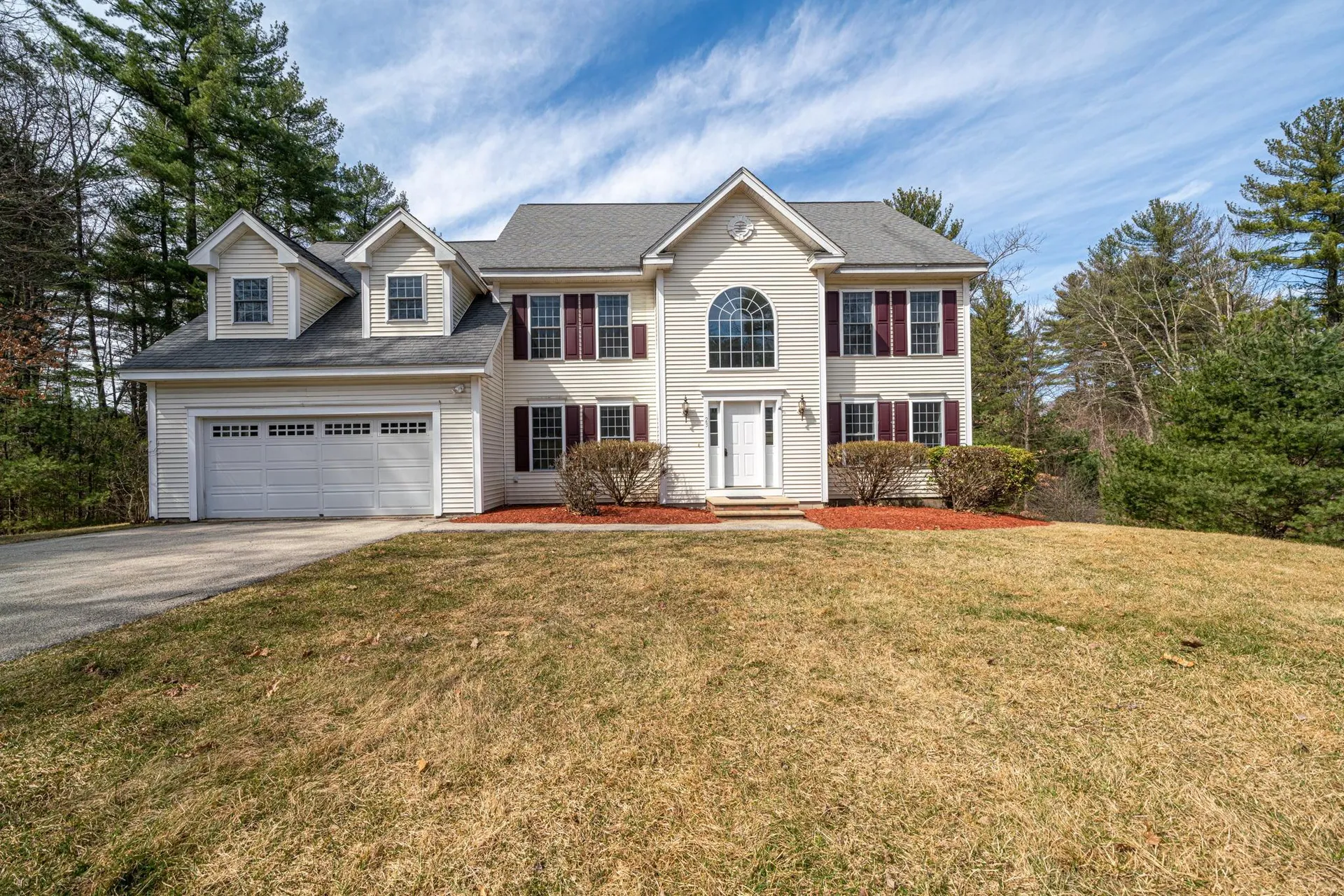 23 White Oak Drive Nashua NH 03063