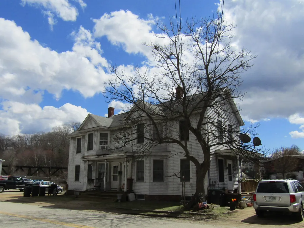 32 East Bow Street Franklin NH 03235