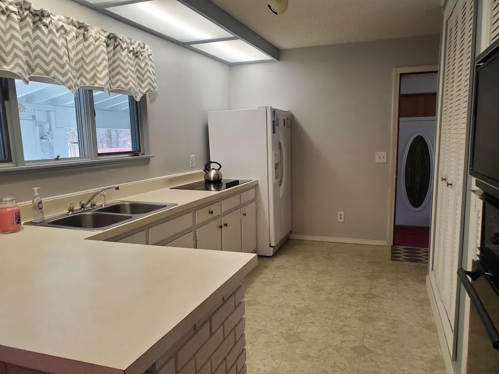 219 Plain Road Hinsdale NH 03451