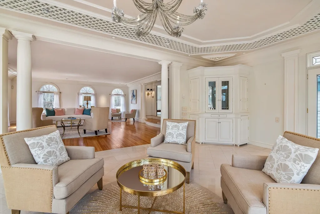 17 Pond Path North Hampton NH 03862