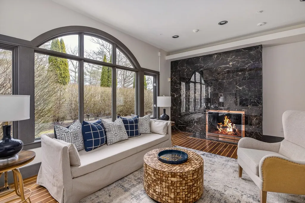 17 Pond Path North Hampton NH 03862