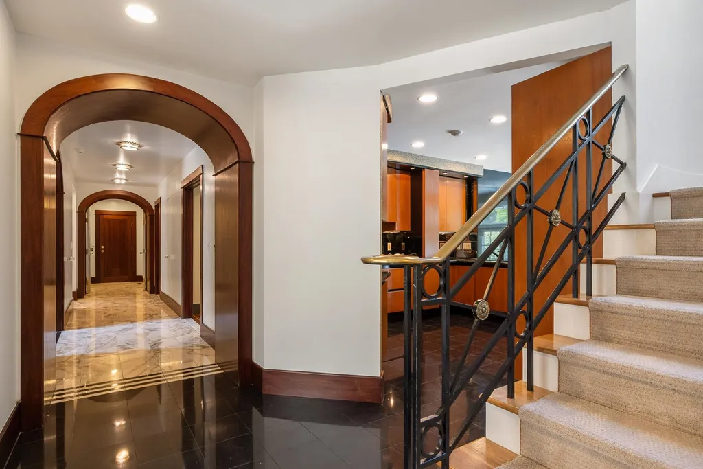 17 Pond Path North Hampton NH 03862