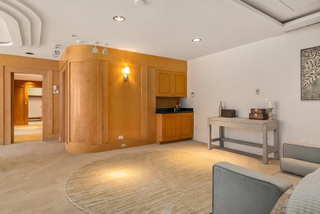 17 Pond Path North Hampton NH 03862