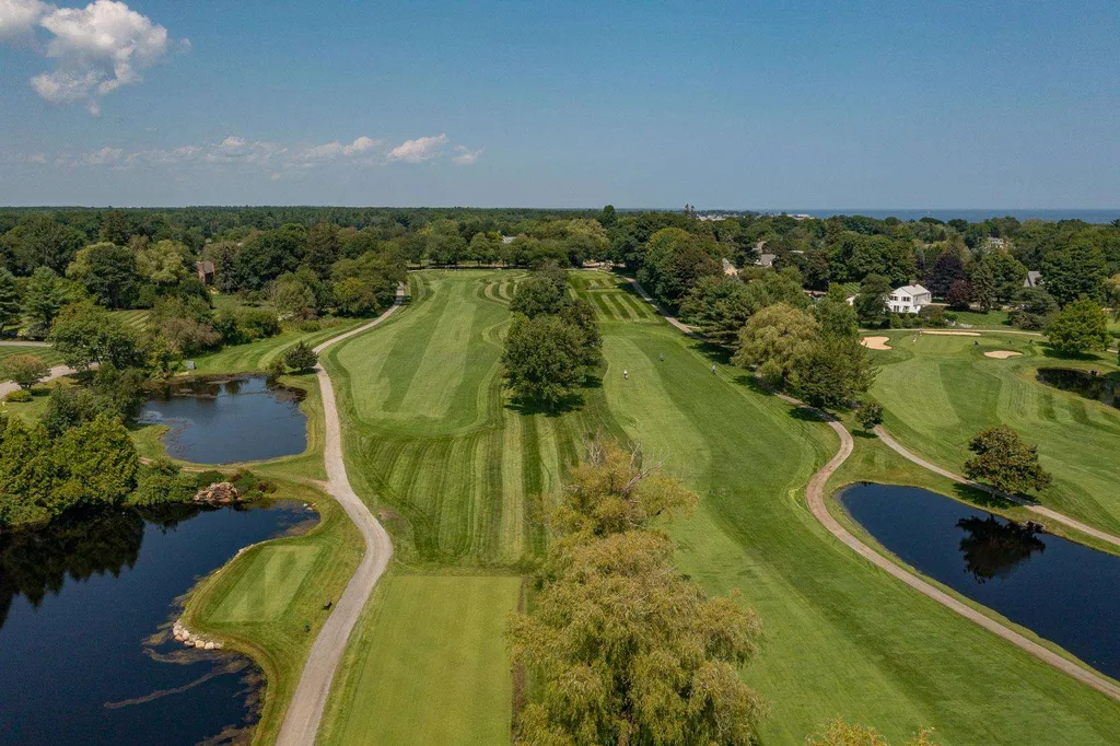 17 Pond Path North Hampton NH 03862