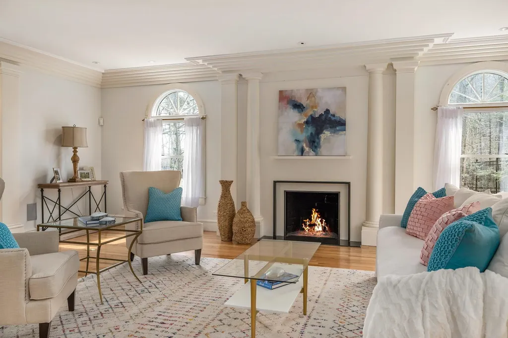 17 Pond Path North Hampton NH 03862