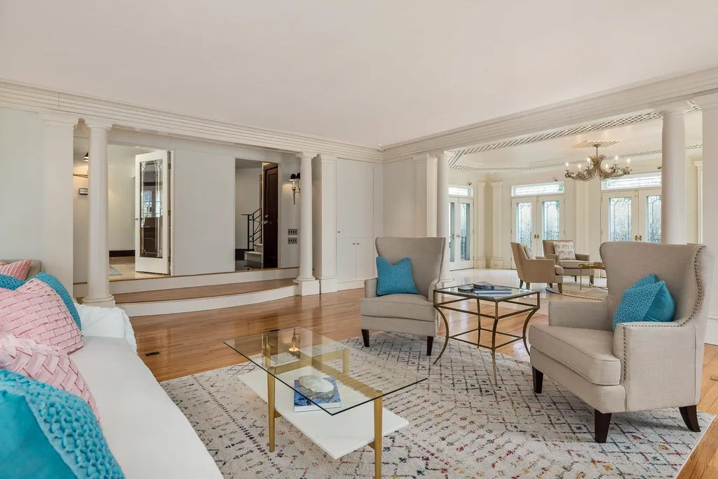 17 Pond Path North Hampton NH 03862