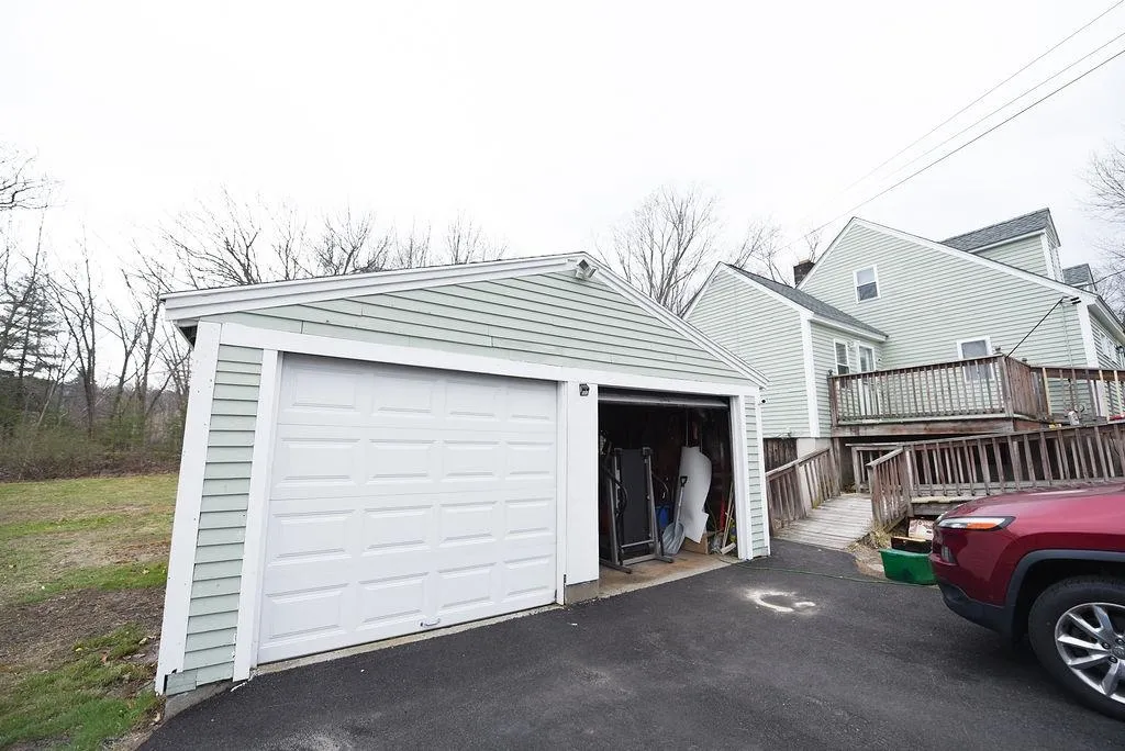 112 Franklin Street Extension Derry NH 03038