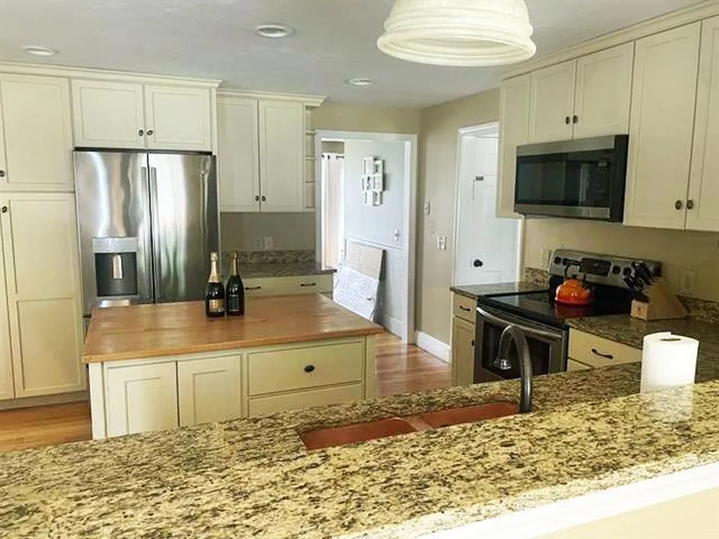 63 Riverwood Drive New Hampton NH 03256