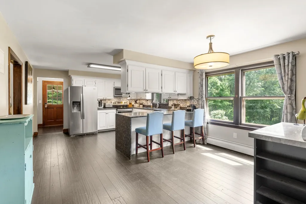18 Beaver Brook Road Bedford NH 03110
