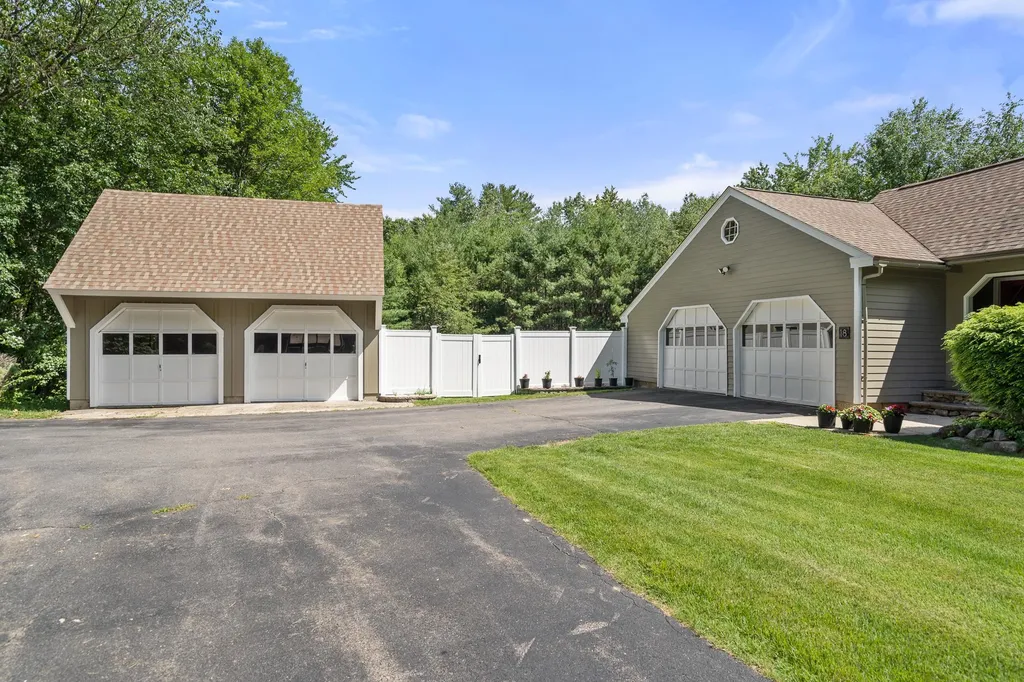18 Beaver Brook Road Bedford NH 03110