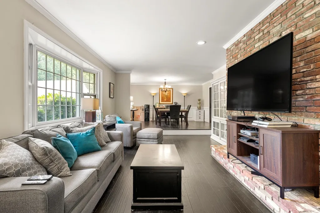 18 Beaver Brook Road Bedford NH 03110