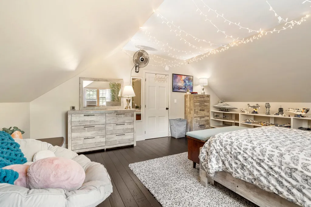 18 Beaver Brook Road Bedford NH 03110