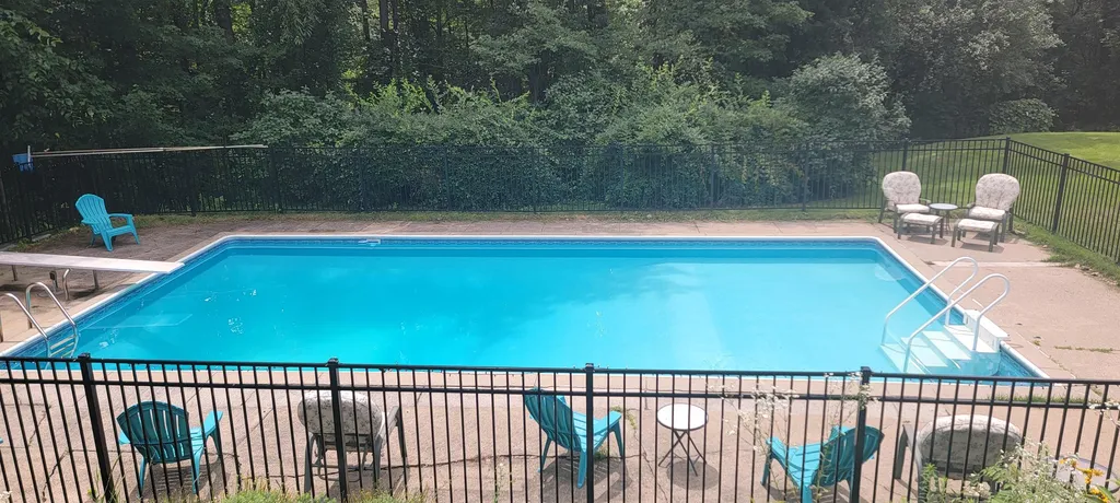 18 Beaver Brook Road Bedford NH 03110