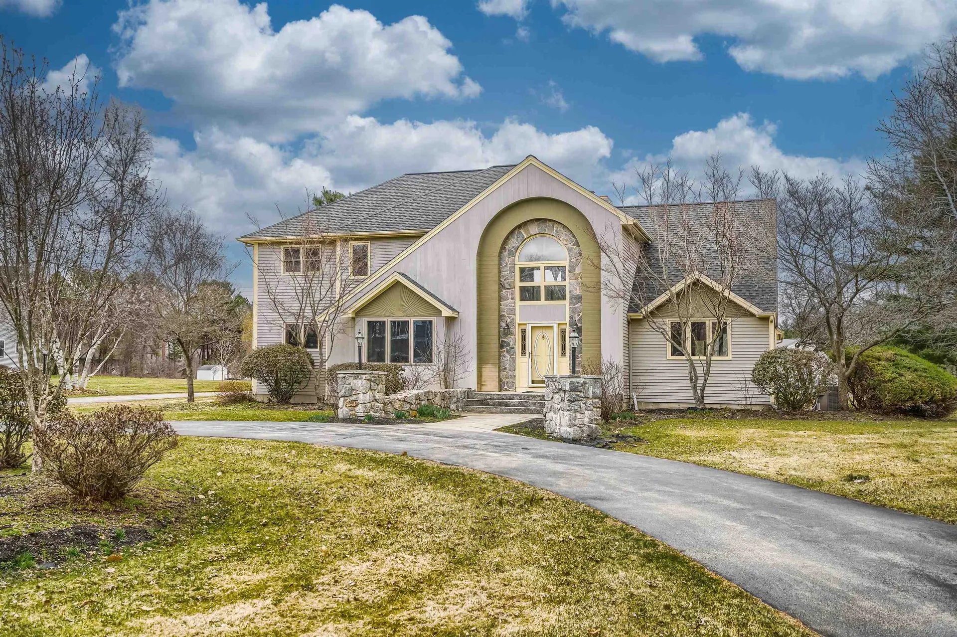 3 Waterview Circle Litchfield NH 03052