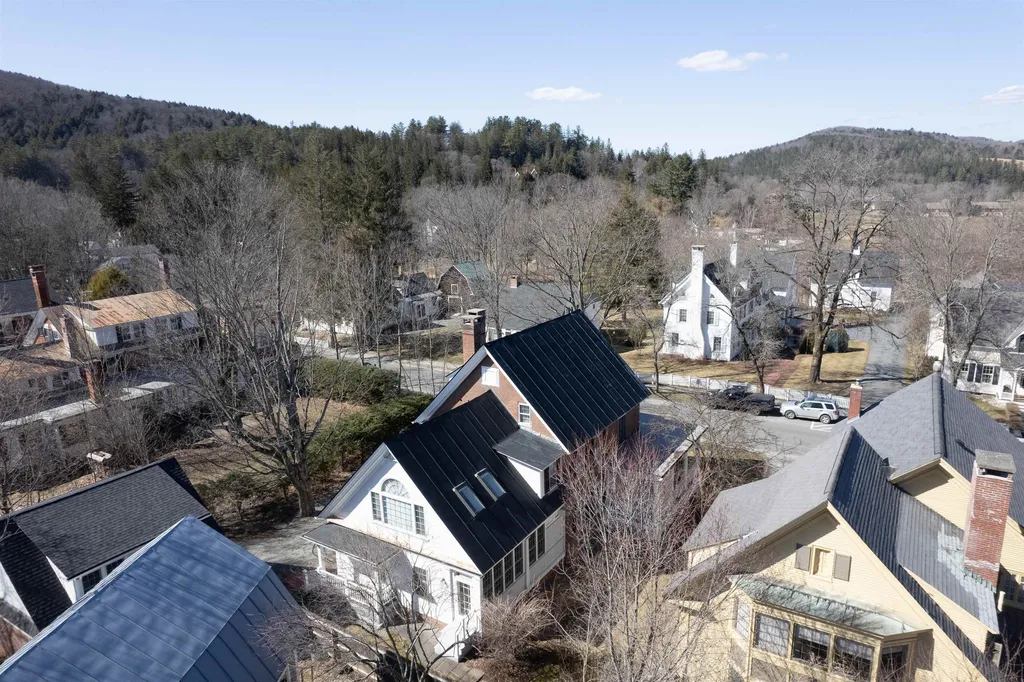 15 Pleasant Street Woodstock VT 05091