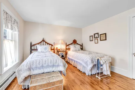 15 Pleasant Street Woodstock VT 05091