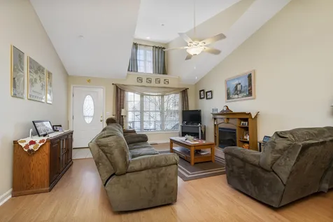 2b Doveton Lane Hudson NH 03051
