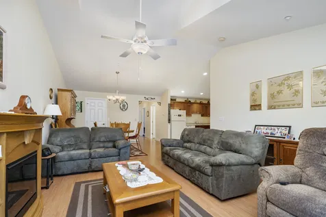 2b Doveton Lane Hudson NH 03051