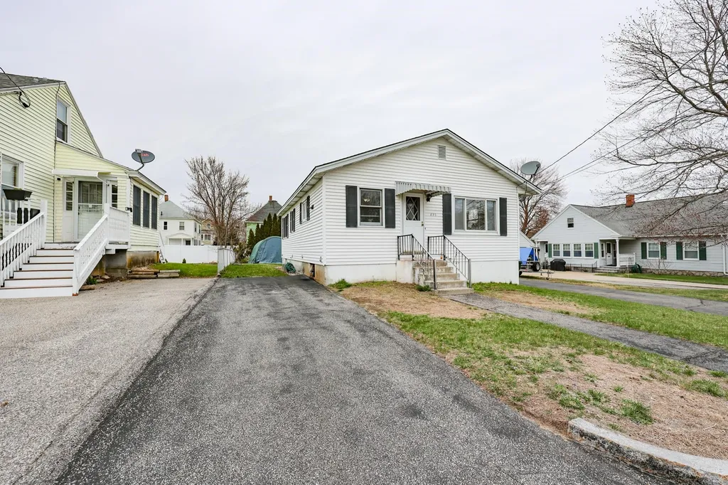 892 Dix Street Manchester NH 03103