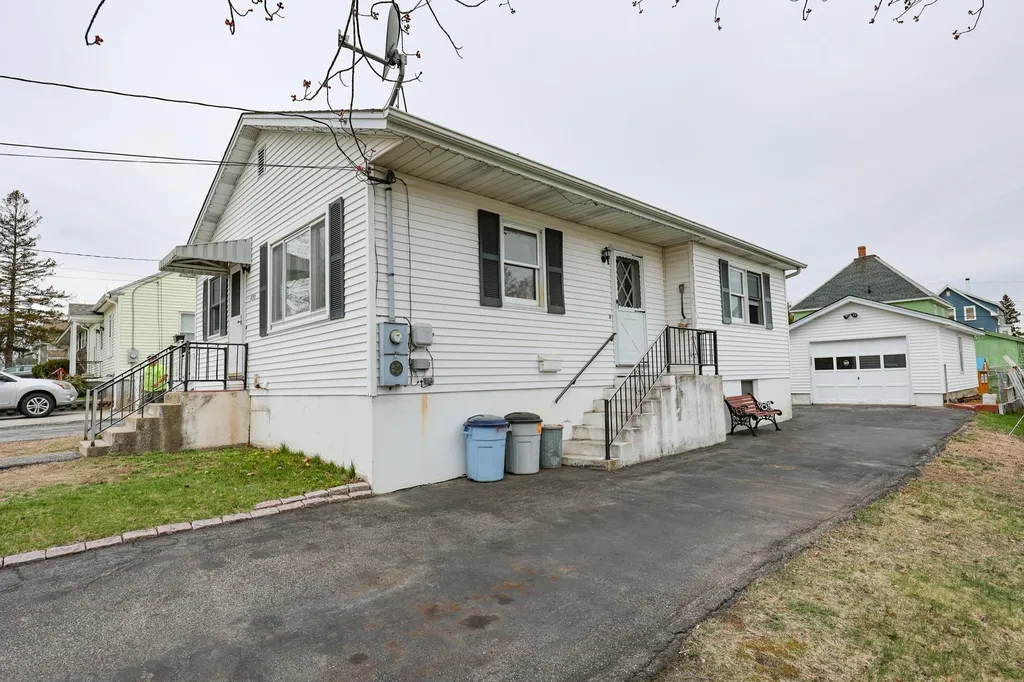 892 Dix Street Manchester NH 03103