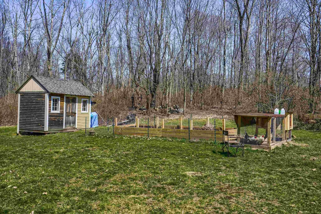 785 Chester Road Auburn NH 03032