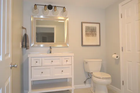 5 Aaron Way Litchfield NH 03052