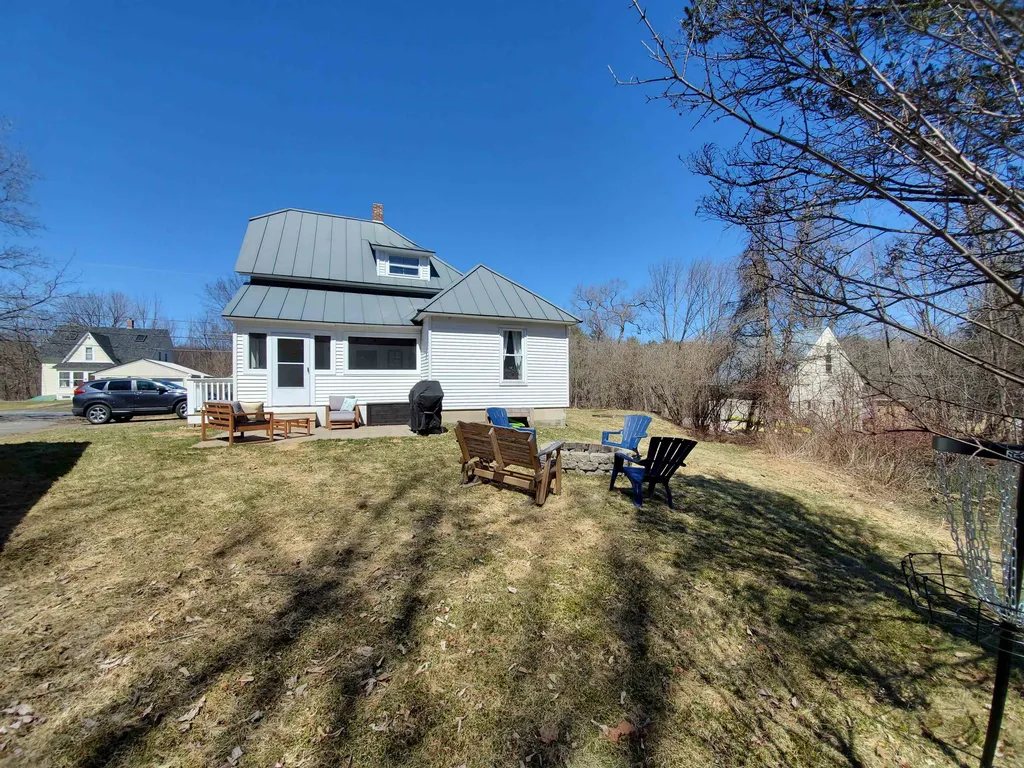 30 Union Street Enfield NH 03748