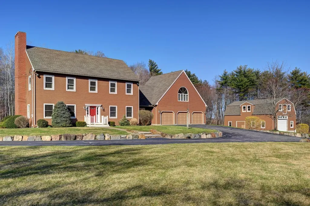 38 Depot Road Hampton Falls NH 03844