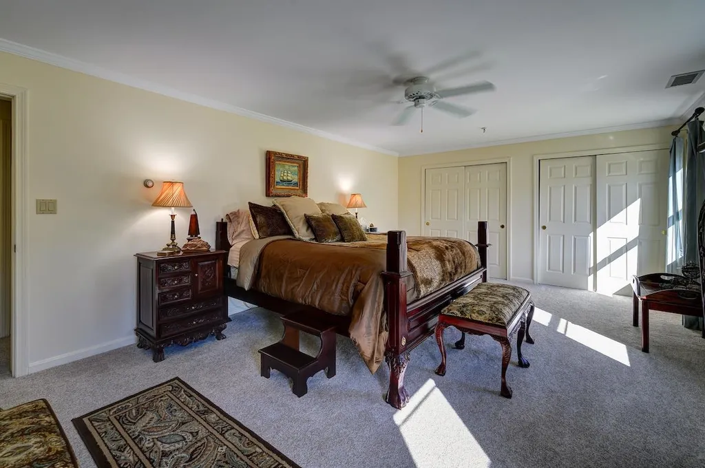 38 Depot Road Hampton Falls NH 03844