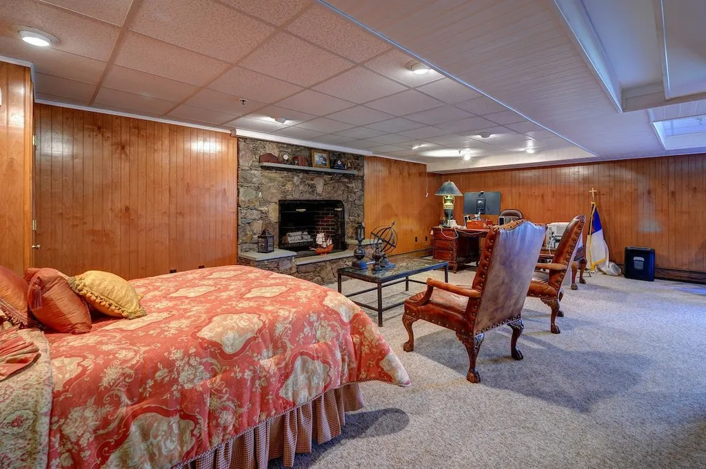 38 Depot Road Hampton Falls NH 03844