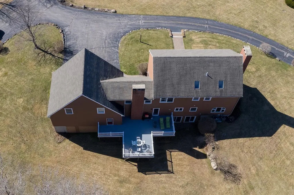 38 Depot Road Hampton Falls NH 03844