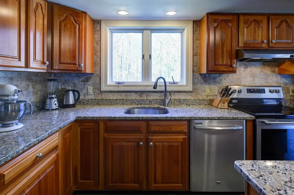 38 Depot Road Hampton Falls NH 03844