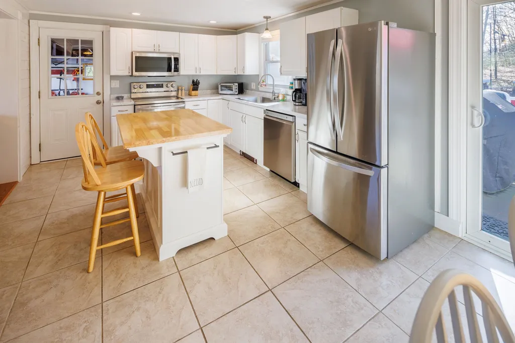 83 Bellamy Road Dover NH 03820