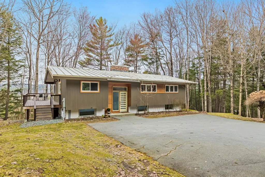 9 Ledge Road Hanover NH 03755