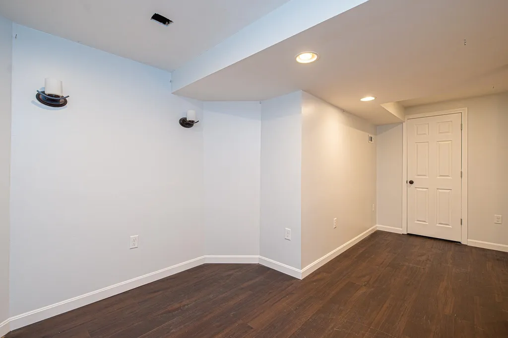 4 Little Hales Lane Hudson NH 03051