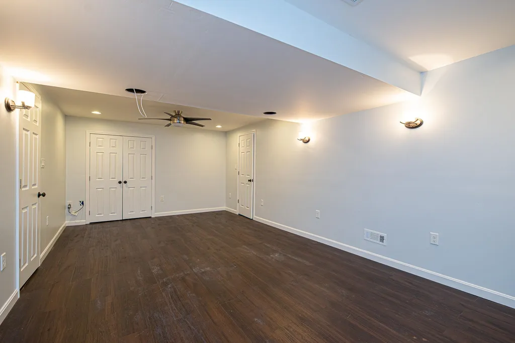4 Little Hales Lane Hudson NH 03051